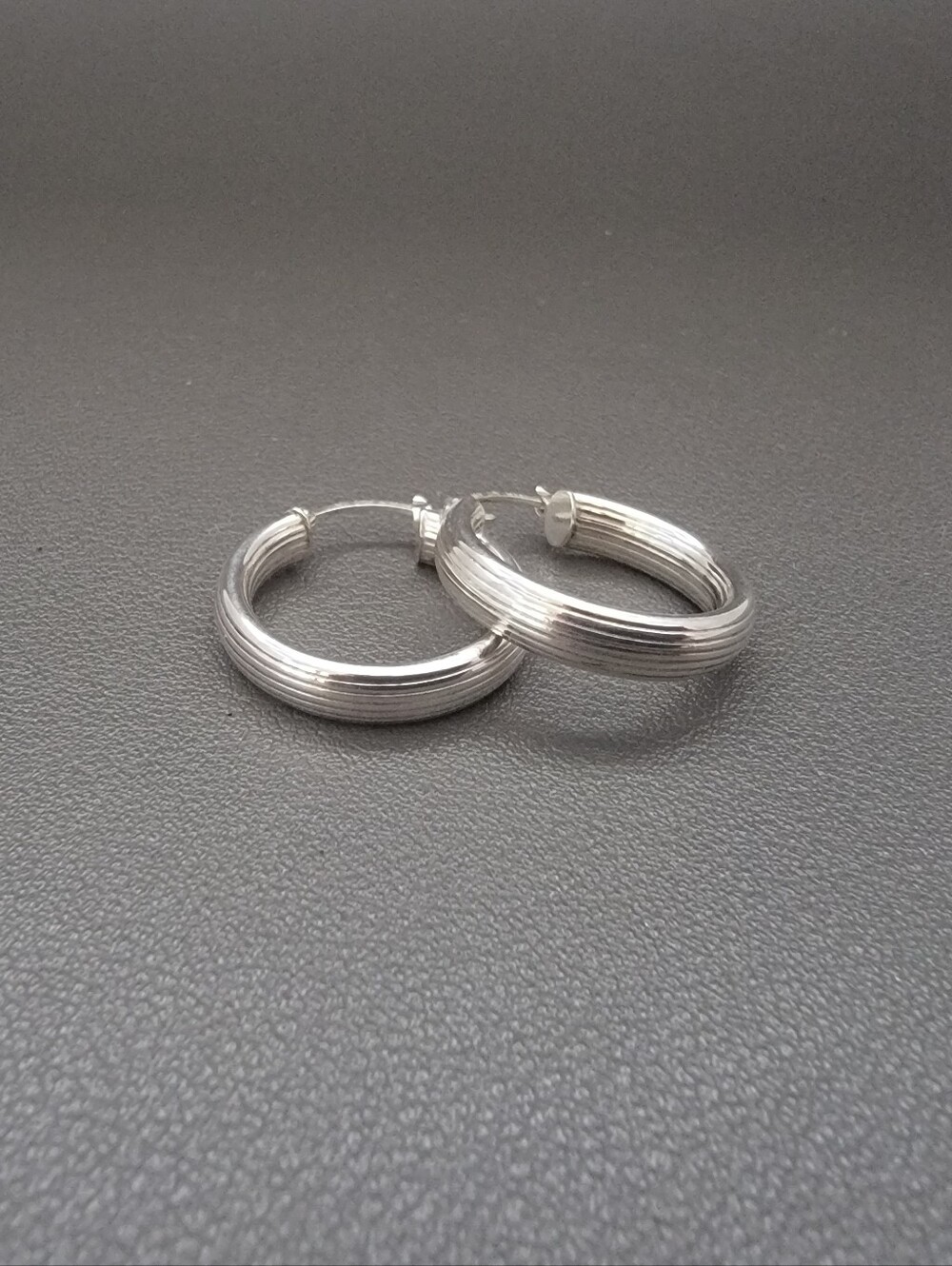 Vintage Mexico 925 Sterling Silver Ribbed Hoop Earrings